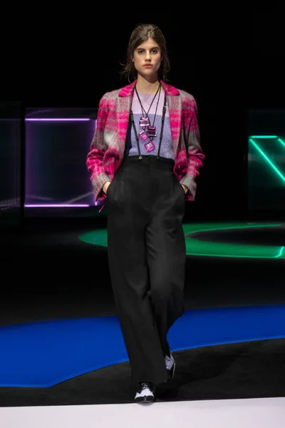 Look 7